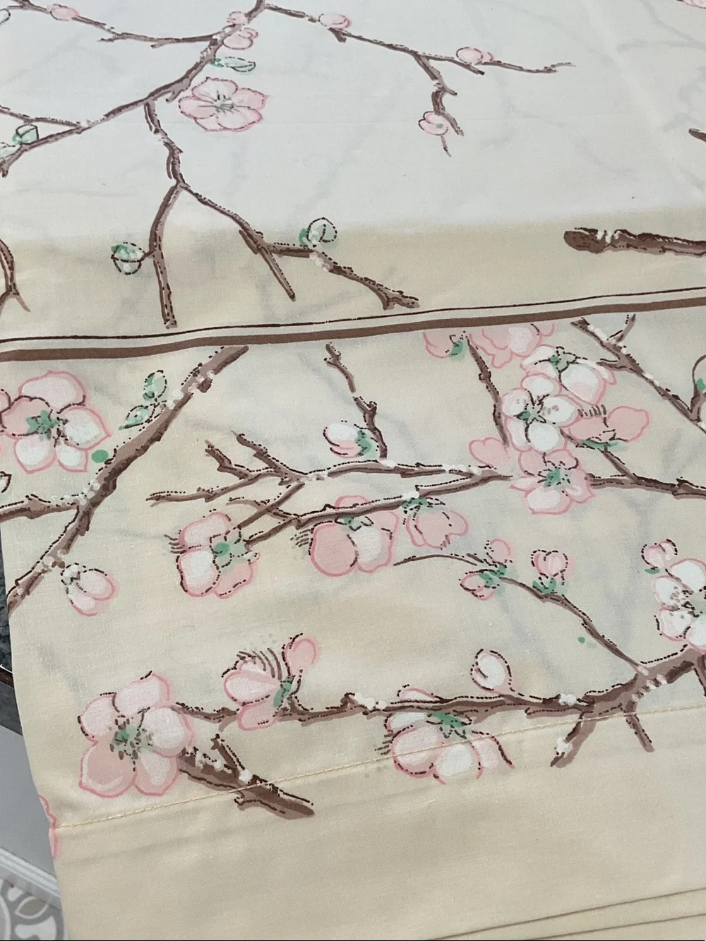 🌸 Cannon ‘Flowering Quince’ twin top flat sheet. Vintage early 1980’s